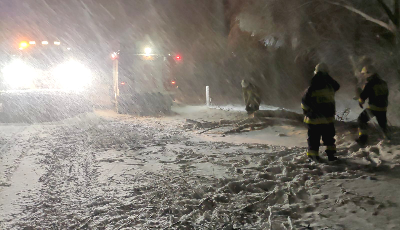 Alert RCB dla Podkarpacia. Noc z zamieciami, mrozem i kolejnymi przerwami w dostawie prądu