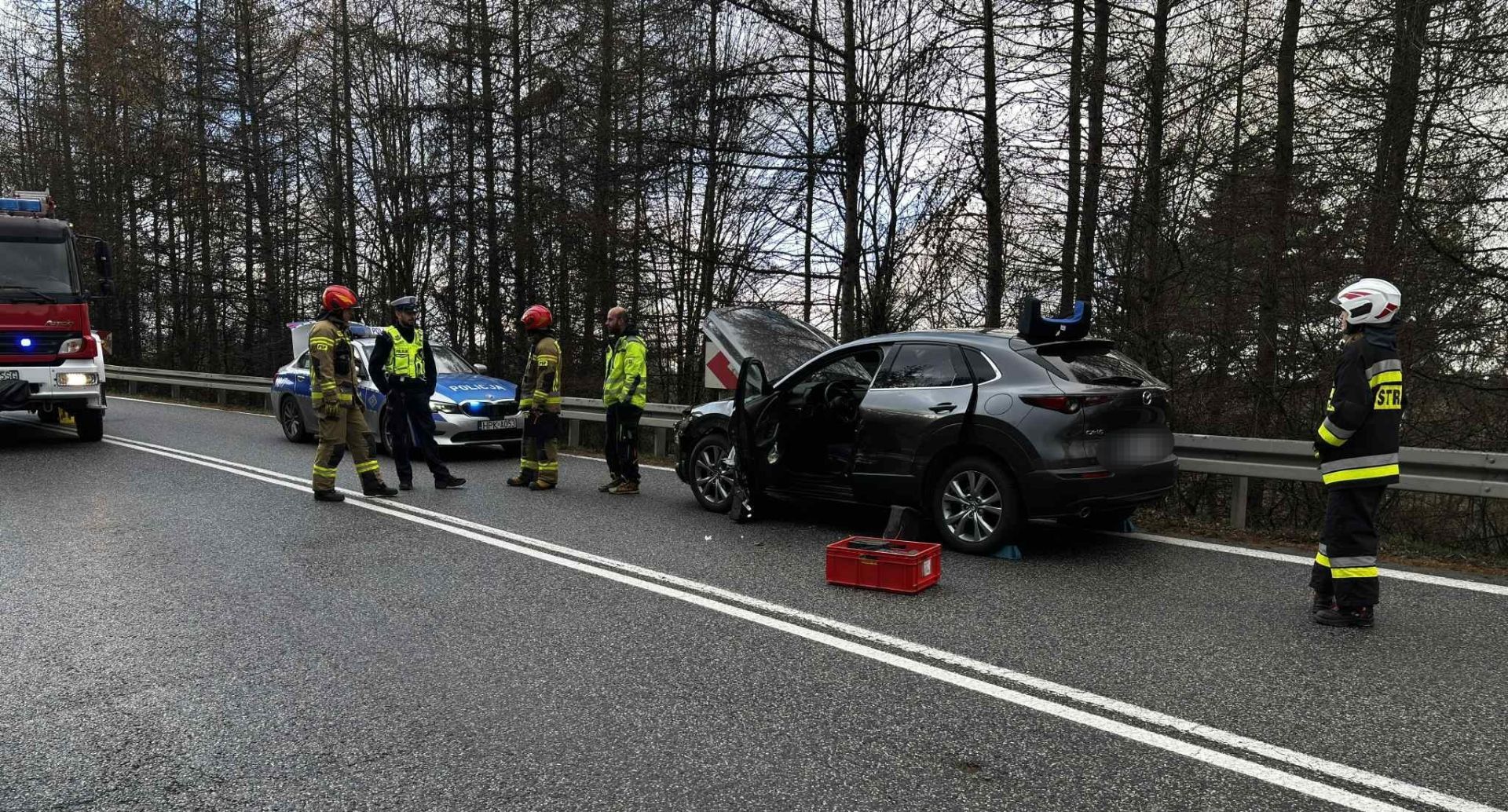 [AKTUALIZACJA] Ciężarówka zderzyła się z osobówką