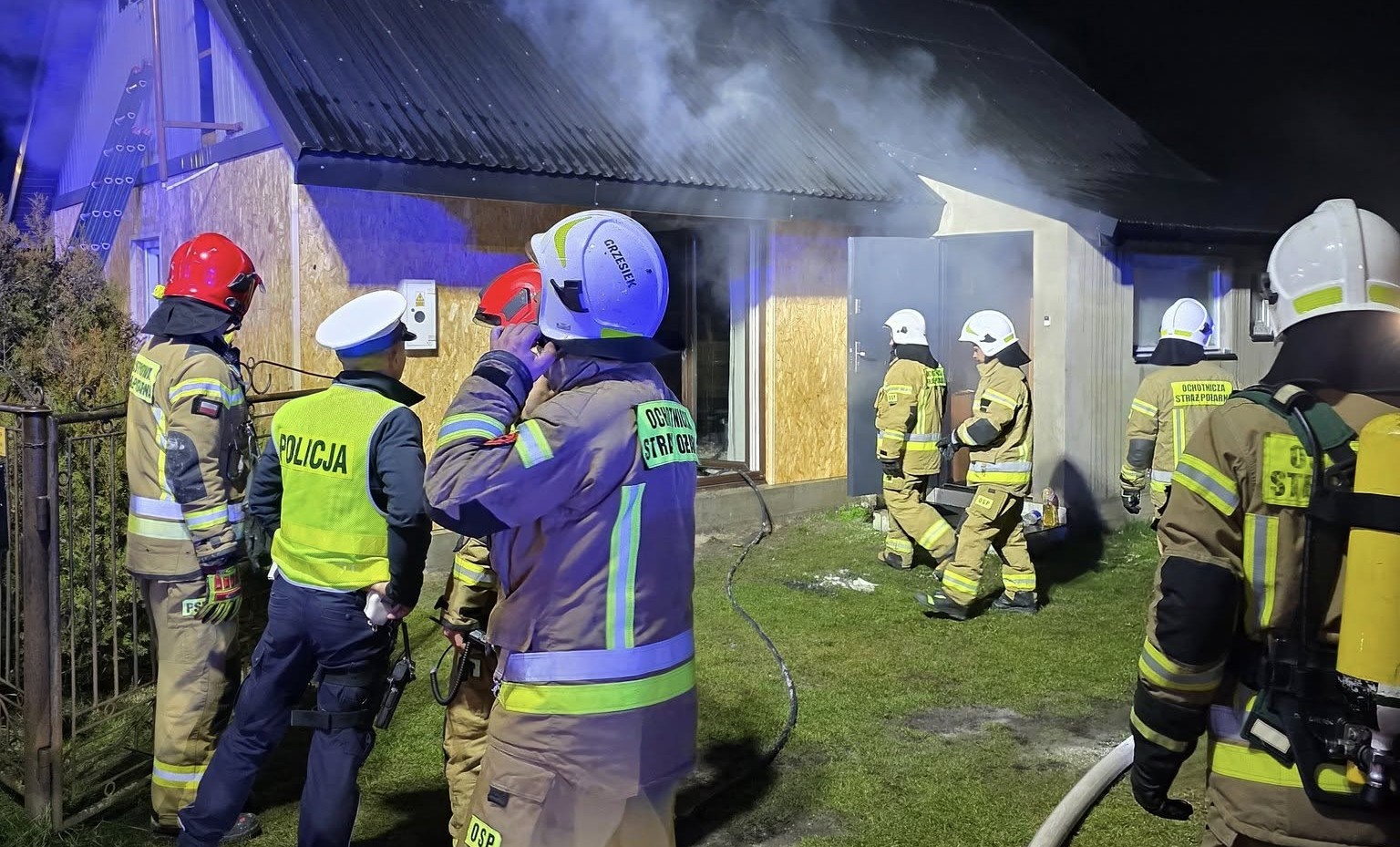 Pożar domu w Grębowie, ogień zniszczył poddasze [ZDJĘCIA]
