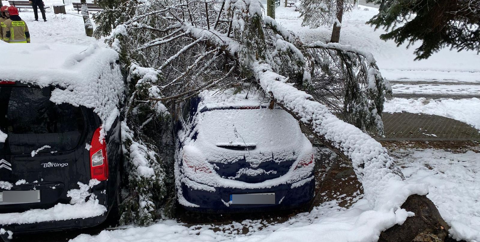 Ponad 1700 interwencji straży pożarnej w regionie po intensywnych opadach śniegu