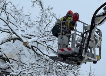 Około 2 tysięcy odbiorców w regionie nadal bez prądu