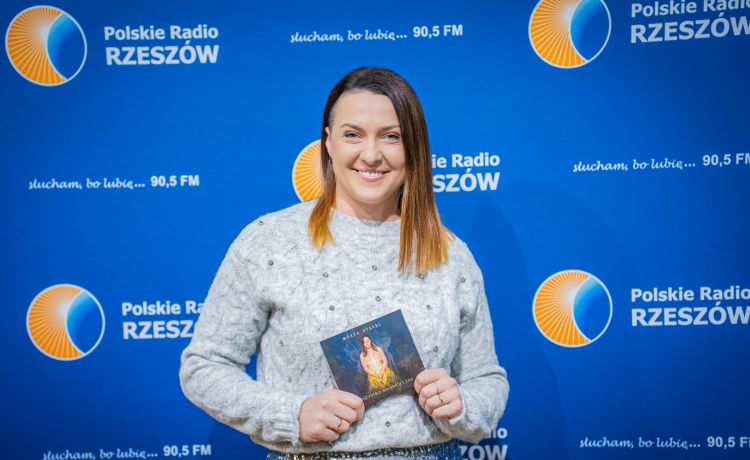 „W dobrym tonie”: artystyczna opowieść Marty Stącel 1 - Polskie Radio Rzeszów „W dobrym tonie”: artystyczna opowieść Marty Stącel