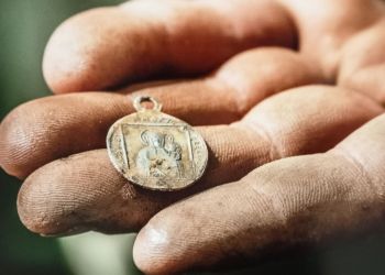 Odkrycia na Górze Śmierci. Archeolodzy znaleźli osobiste rzeczy więźniów obozu w Pustkowie