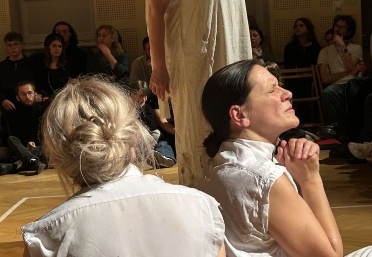 Spektakl „Pokój mojego dzieciństwa” w hołdzie Marii Stangret-Kantor [ZDJĘCIA]