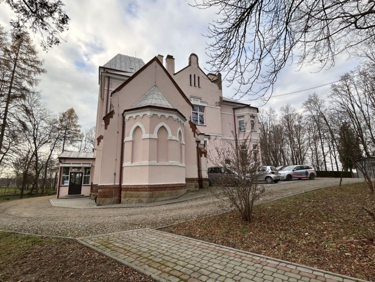 Wsparcie dla Mikołajka i odnowione wnętrza Domu Dziecka w Długiem 1 - Polskie Radio Rzeszów Wsparcie dla Mikołajka i odnowione wnętrza Domu Dziecka w Długiem