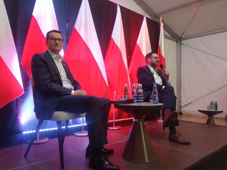 Mateusz Morawiecki i Daniel Obajtek z wizytą w Stalowej Woli 1 - Polskie Radio Rzeszów Mateusz Morawiecki i Daniel Obajtek z wizytą w Stalowej Woli