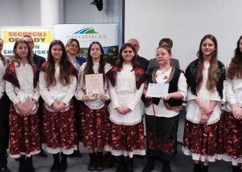 Konkurs „Ludowa przyśpiewka o recyklingu tekstyliów” rozstrzygnięty. Wybrano pięciu laureatów