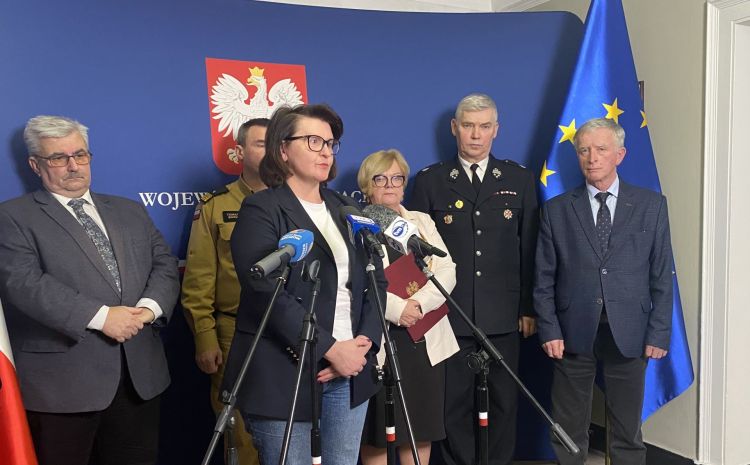 Podkarpacie po ataku zimy. Tysiące gospodarstw bez prądu, utrudnienia na drogach 1 - Polskie Radio Rzeszów Podkarpacie po ataku zimy. Tysiące gospodarstw bez prądu, utrudnienia na drogach