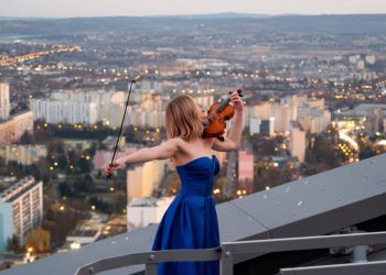 Teledysk „Zima” zrealizowany na dachu Olszynki Park [ZDJĘCIA, WIDEO]