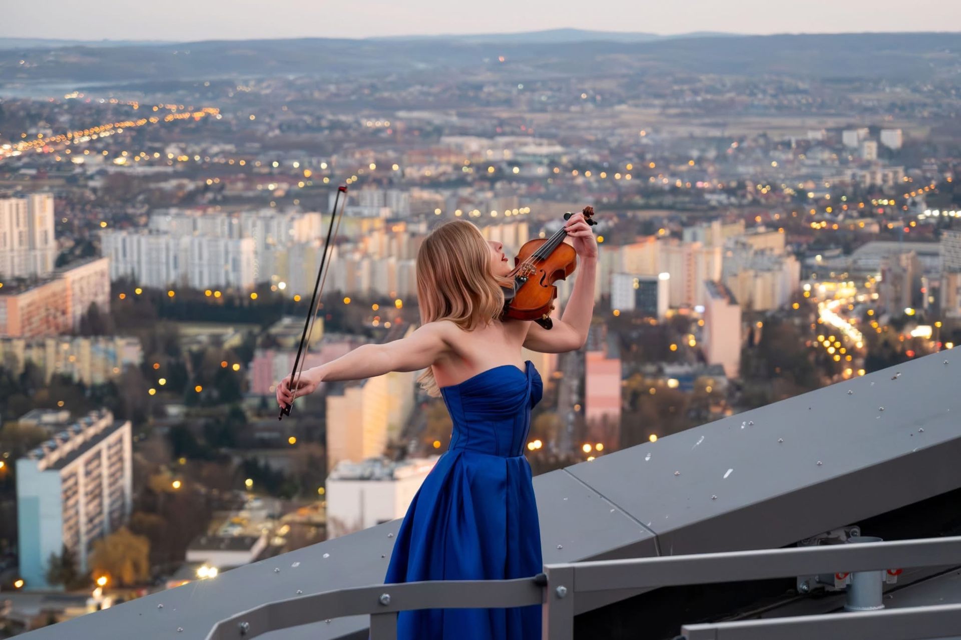 Teledysk „Zima” zrealizowany na dachu Olszynki Park [ZDJĘCIA, WIDEO]