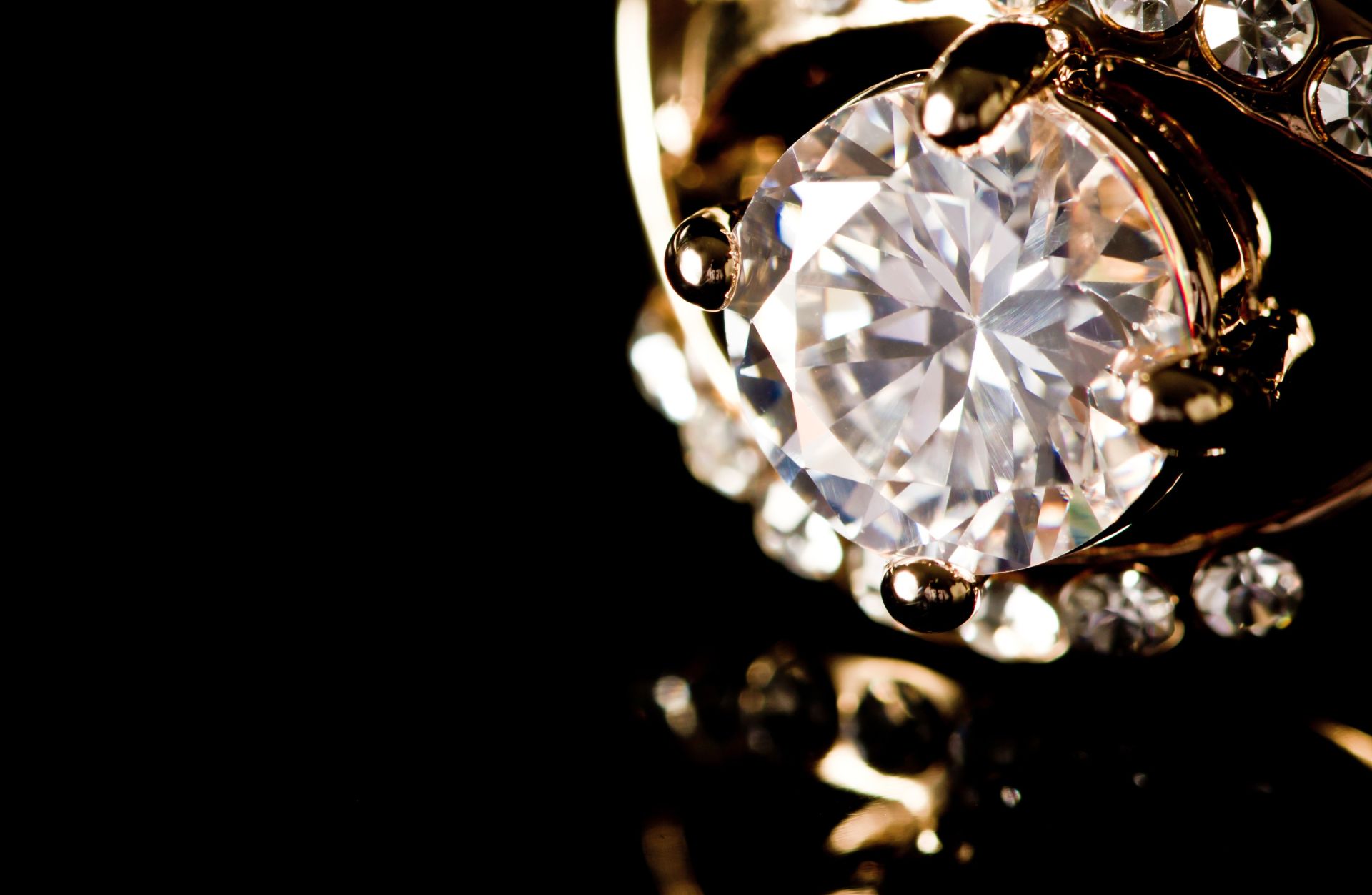 Za 3 i pół miliona franków sprzedano broszkę Napoleona