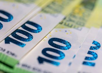 Kupował telefony za fałszywe euro. 27-latek z Krosna aresztowany