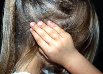 Rodzina zastępcza – pomoc dzieciom, ofiarom przemocy