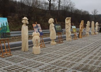 Plener rzeźbiarski i malarski „Grupy Beskidnicy” w Komańczy [ZDJĘCIA]