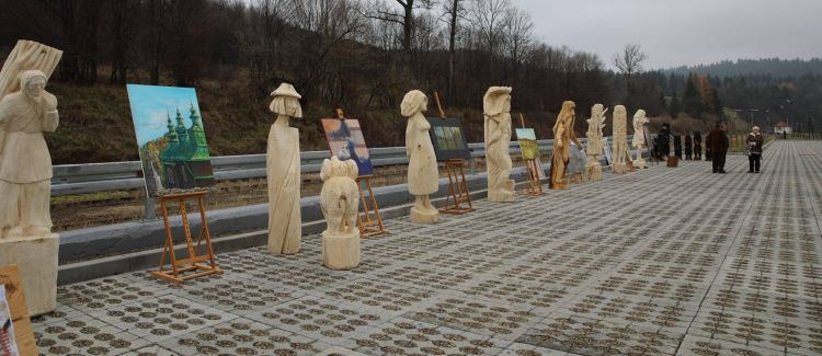 Plener rzeźbiarski i malarski „Grupy Beskidnicy” w Komańczy [ZDJĘCIA]