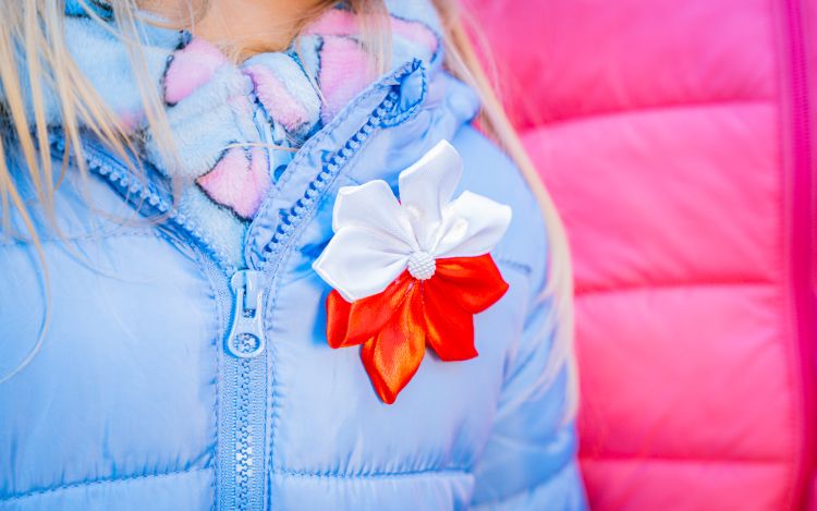 W Jaśle dzieci przygotowały biało-czerwone kotyliony w ramach akcji „Polska na Tak”