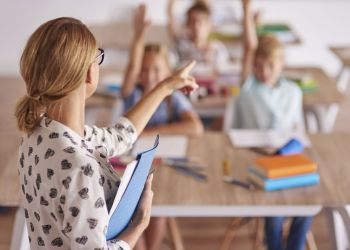 Zmiany w Karcie Nauczyciela jednogłośnie poparte w sejmowej komisji edukacji i nauki