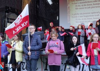 W Dębicy „Lekcja Śpiewu Patriotycznego” – wspólne śpiewanie dla Niepodległej