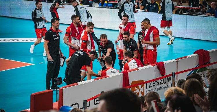 Siatkarze Resovii wygrali z mistrzem Polski