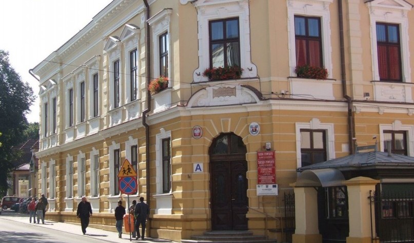 Burza wokół współpracy powiatu łańcuckiego z ukraińskim miastem