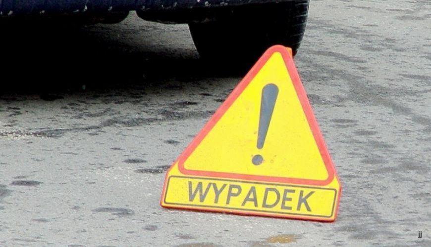 Wypadek w Krośnie. Nietrzeźwy kierowca potrącił motocyklistę