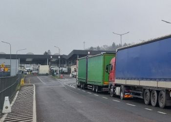 Kolejki na&nbsp;przejściach granicznych z&nbsp;Ukrainą