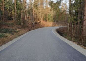 Wyremontowana droga Desznica – Świątkowa Wielka. Zakończono inwestycję w&nbsp;powiecie jasielskim