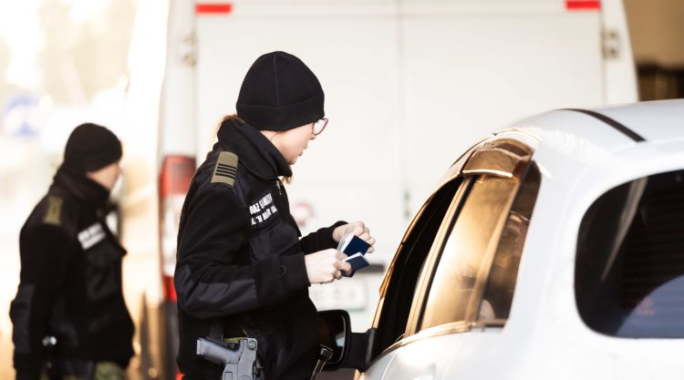 Podrobione stemple w paszporcie odkryte w Korczowej. Ukrainka ukarana i zawrócona