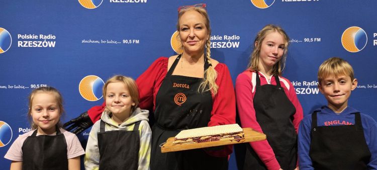 Kolorowe gotowanie w Polskim Radiu Rzeszów: dzieci przygotowały tacos, na deser był słodki piszinger 1 - Polskie Radio Rzeszów Kolorowe gotowanie w Polskim Radiu Rzeszów: dzieci przygotowały tacos, na deser był słodki piszinger