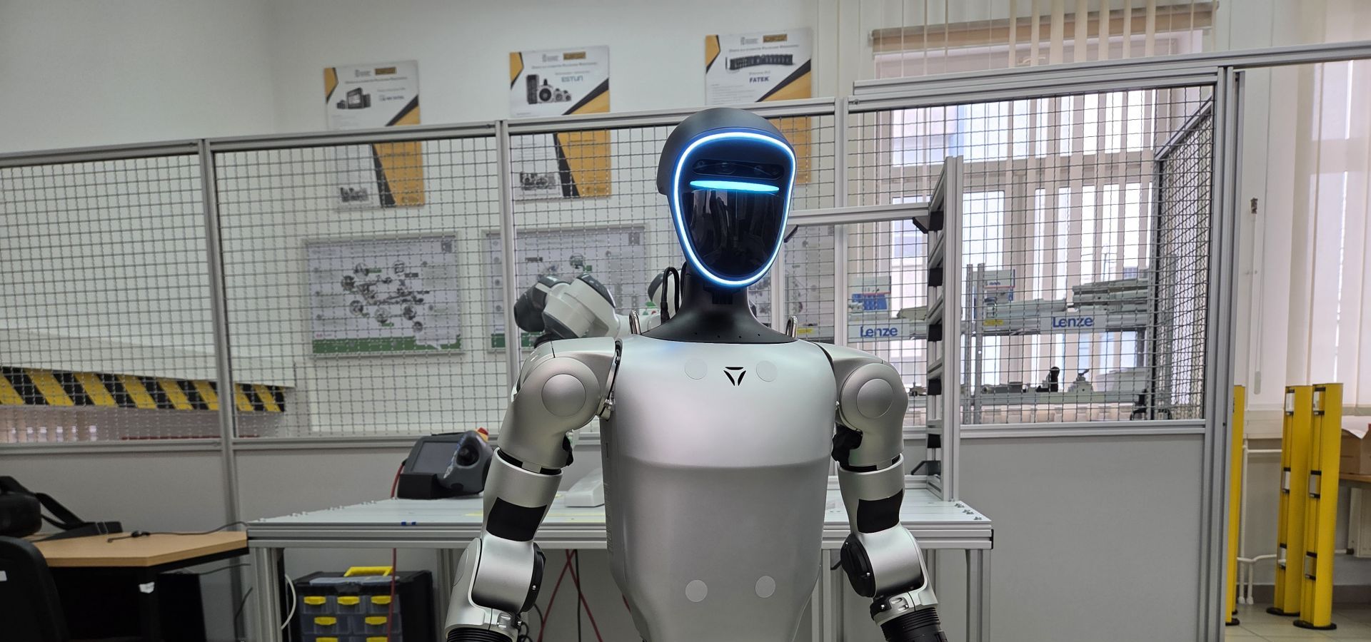 Politechnika Rzeszowska prezentuje robota humanoidalnego Alf 1. Nowe narzędzie do dydaktyki i badań
