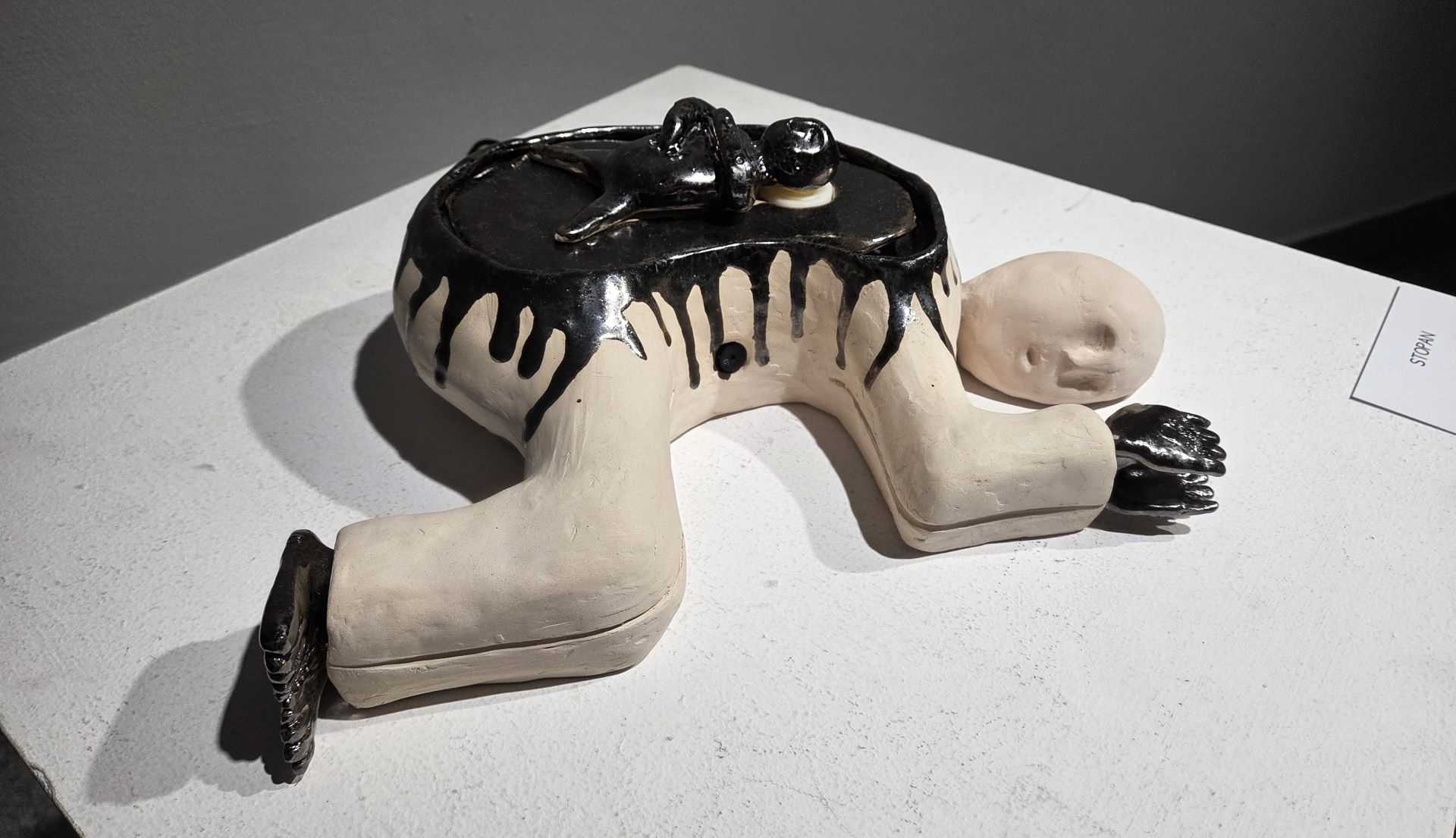 [WIDEO, ZDJĘCIA] „Wyraj” Ziemowita Jareckiego w Galerii UR – starosłowiańska mitologia w nowoczesnej odsłonie