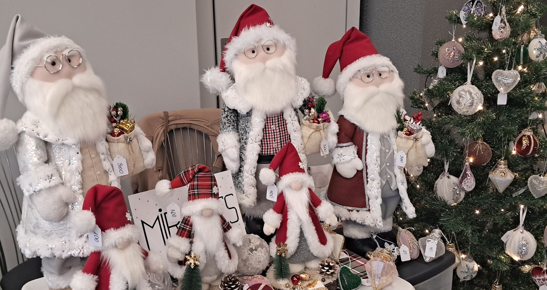 Jarmark Bożonarodzeniowy w Łańcucie. Świąteczne stoiska i animacje dla dzieci [ZDJĘCIA]