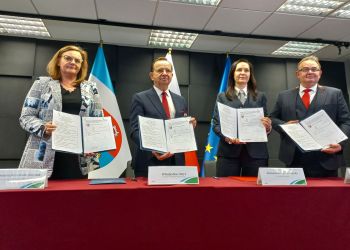 Podkarpackie podpisało pięcioletnią umowę z Polregio na obsługę kolei regionalnej