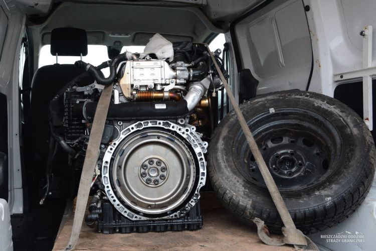 Straż graniczna udaremniła próby wywozu skradzionych części samochodowych