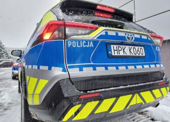 Pijany 49-latek wjechał do&nbsp;rowu, miał dożywotni zakaz prowadzenia pojazdów