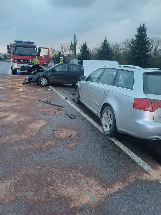 Dwie osoby ranne w wypadku w miejscowości Siedleczka 2 - Polskie Radio Rzeszów Dwie osoby ranne w wypadku w miejscowości Siedleczka - Polskie Radio Rzeszów