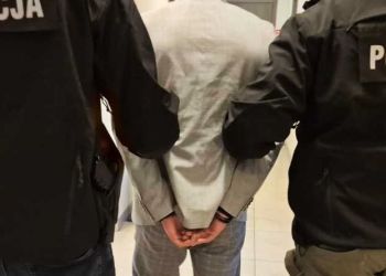 Oszust zatrzymany na&nbsp;gorącym uczynku. Seniorzy z&nbsp;powiatu strzyżowskiego nie&nbsp;stracili 50 tys. zł