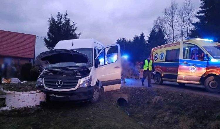 Bus z&nbsp;Ukraińcami wypadł z&nbsp;drogi w&nbsp;Liskowatem. Jedna osoba trafiła do&nbsp;szpitala