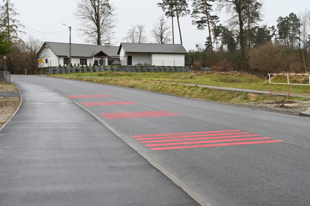 Przebudowa drogi 1204R zakończona. Głogów Małopolski oddał inwestycję do użytku 8 - Polskie Radio Rzeszów Przebudowa drogi 1204R zakończona. Głogów Małopolski oddał inwestycję do użytku