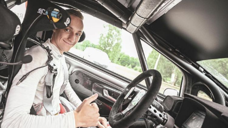 Rzeszowski kierowca szykuje się do startu w prestiżowym Rajdzie Barbórka 1 - Polskie Radio Rzeszów Rzeszowski kierowca szykuje się do startu w prestiżowym Rajdzie Barbórka