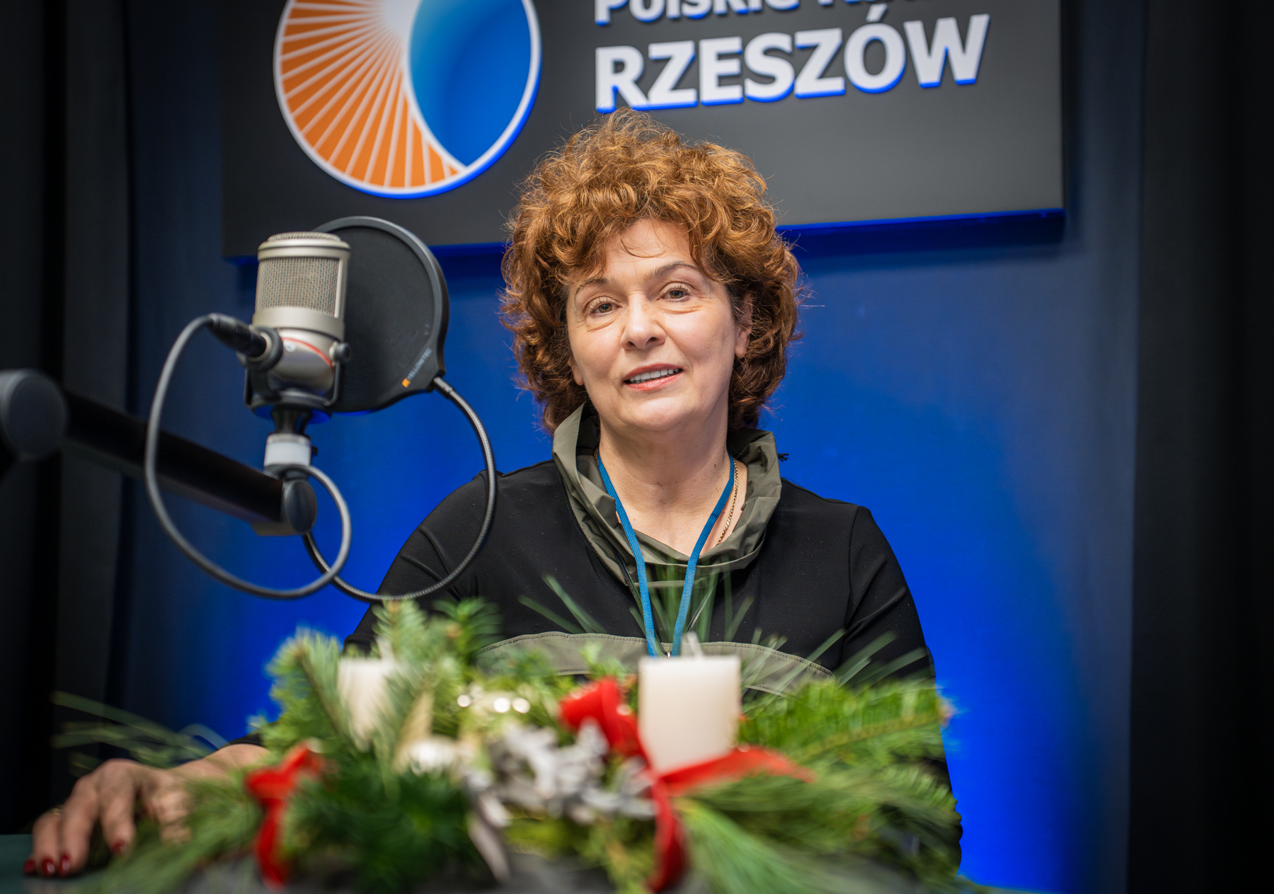 Jak przystroić świąteczny stół? Jakie aranżacje i&nbsp;kolory są&nbsp;modne w&nbsp;tym roku?