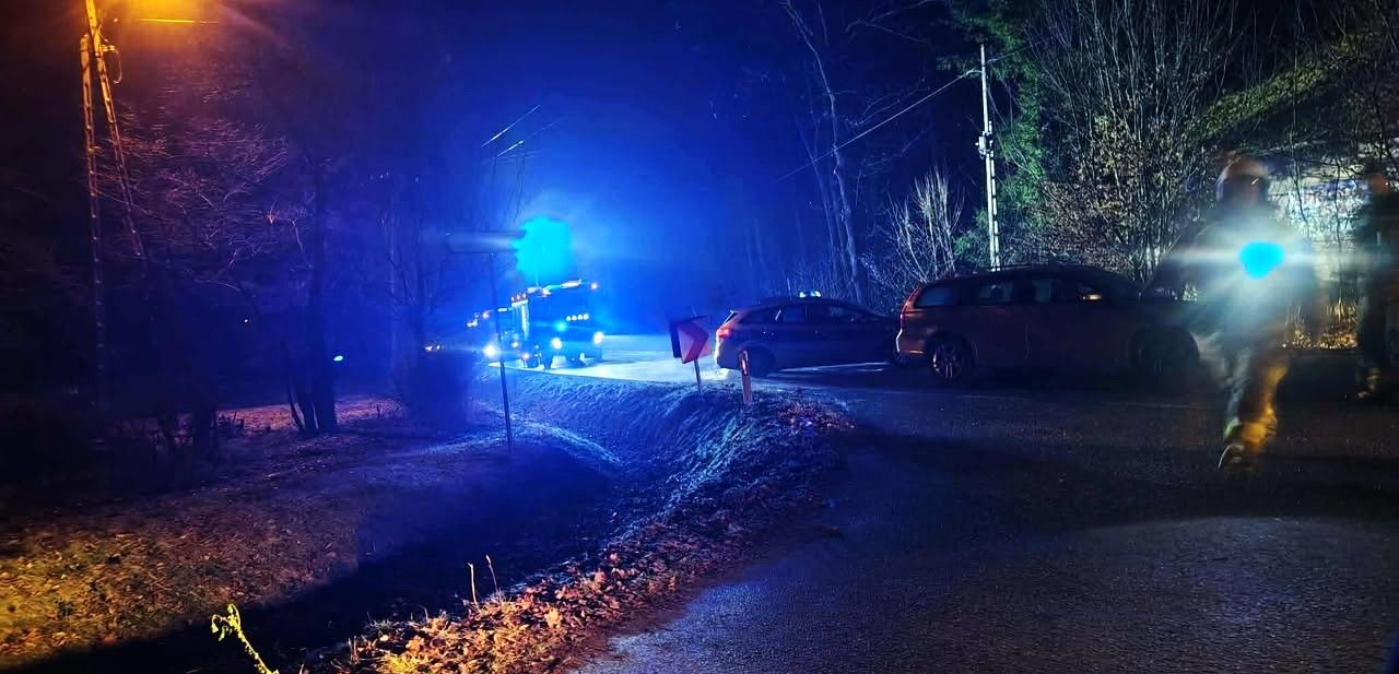 Poważny wypadek na&nbsp;trasie do&nbsp;Radomyśla Wielkiego: 3 osoby poszkodowane