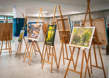 Wystawa Kapela Serc w UR. Charytatywna aukcja na rzecz Fundacji Podkarpackie Hospicjum dla Dzieci [ZDJĘCIA]