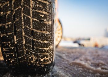 Nadchodzi mróz, na&nbsp;południu regionu drogi będą śliskie