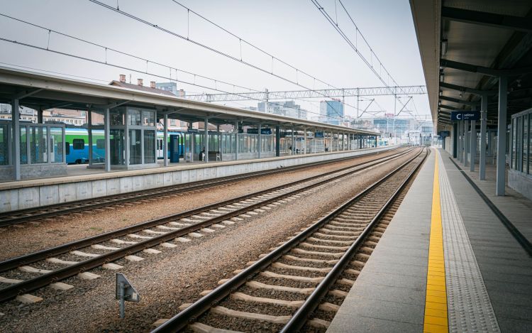 Połączenie kolejowe Mielec- Dębica. Nowoczesny system informacji pasażerskiej i&nbsp;monitoring