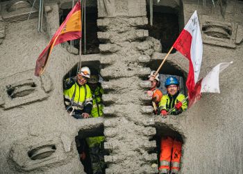 [ZDJĘCIA, VIDEO] Pierwsza nitka tunelu w Babicy gotowa. Karpatka przebiła się przez wzgórze