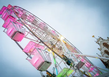 Świąteczne Miasteczko i przejazd świątecznego autobusu z mikołajem już w piątek w Rzeszowie