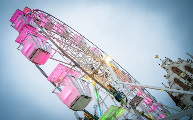 Świąteczne Miasteczko i przejazd świątecznego autobusu z mikołajem już w piątek w Rzeszowie