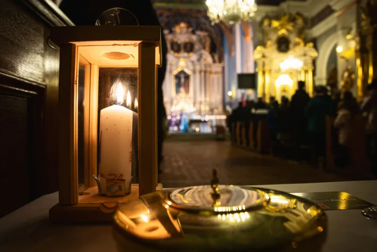 Harcerze przejęli Betlejemskie Światło Pokoju 1 - Polskie Radio Rzeszów Harcerze przejęli Betlejemskie Światło Pokoju