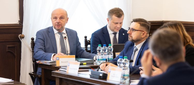 Budżet Rzeszowa na 2026 rok przyjęty przez radnych 1 - Polskie Radio Rzeszów Budżet Rzeszowa na 2026 rok przyjęty przez radnych